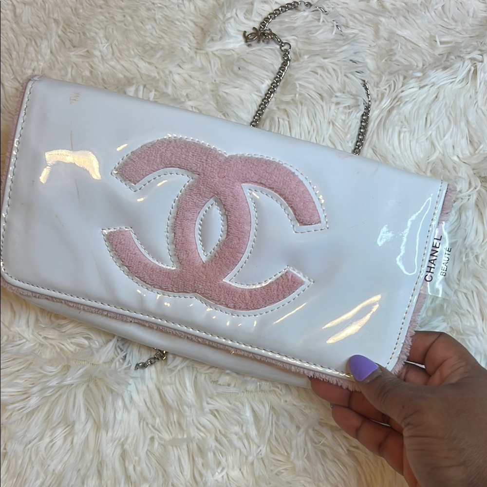 CHANEL Pink and White Clutch with Iconic Design beauty bag